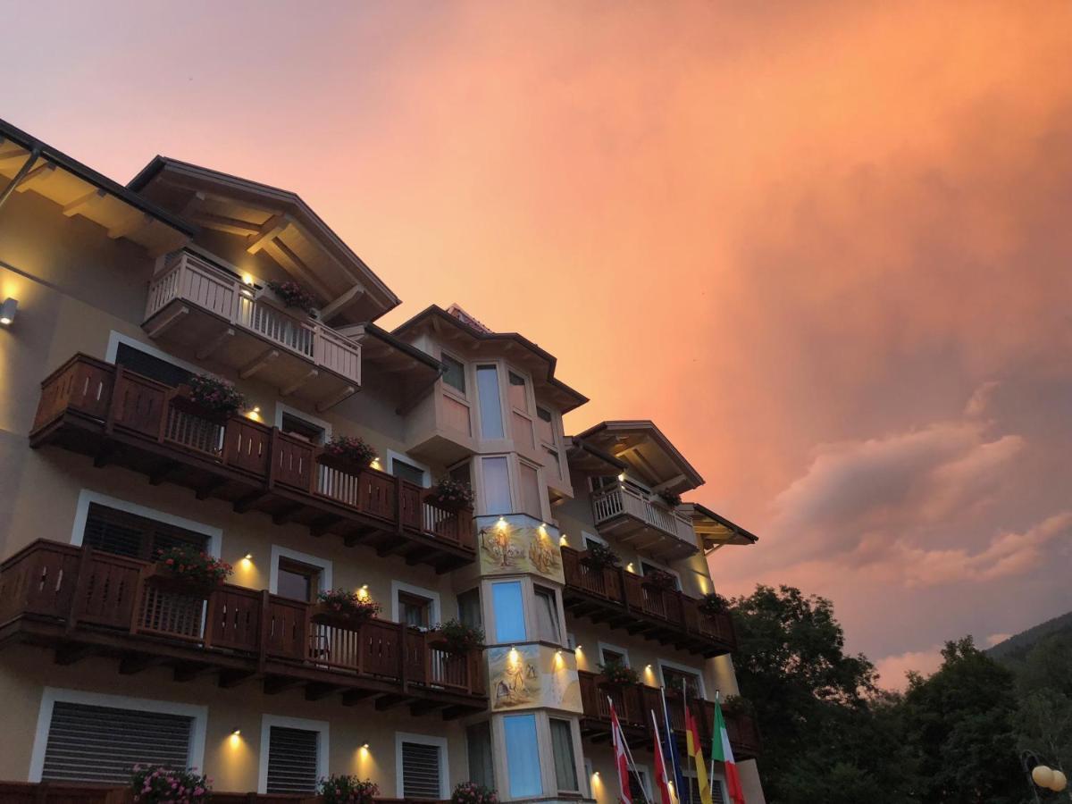 Active Hotel Monte Giner メッツァーナ エクステリア 写真